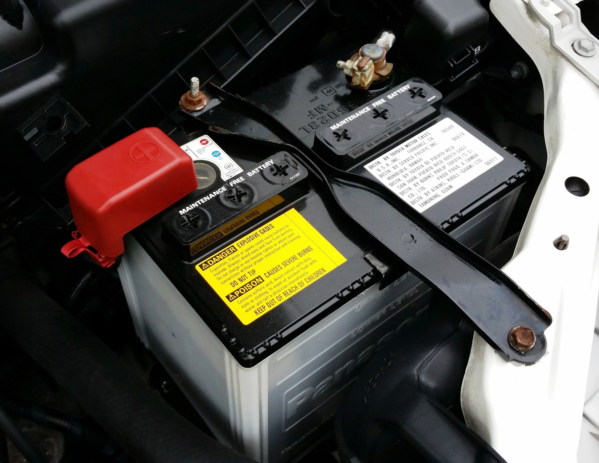 Batterie moto : comment la vérifier et la changer ?